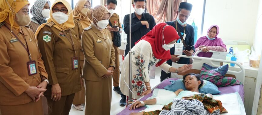 Bunda Winarni Nanang Ermanto Berikan Bantuan Korban Tersambar Petir