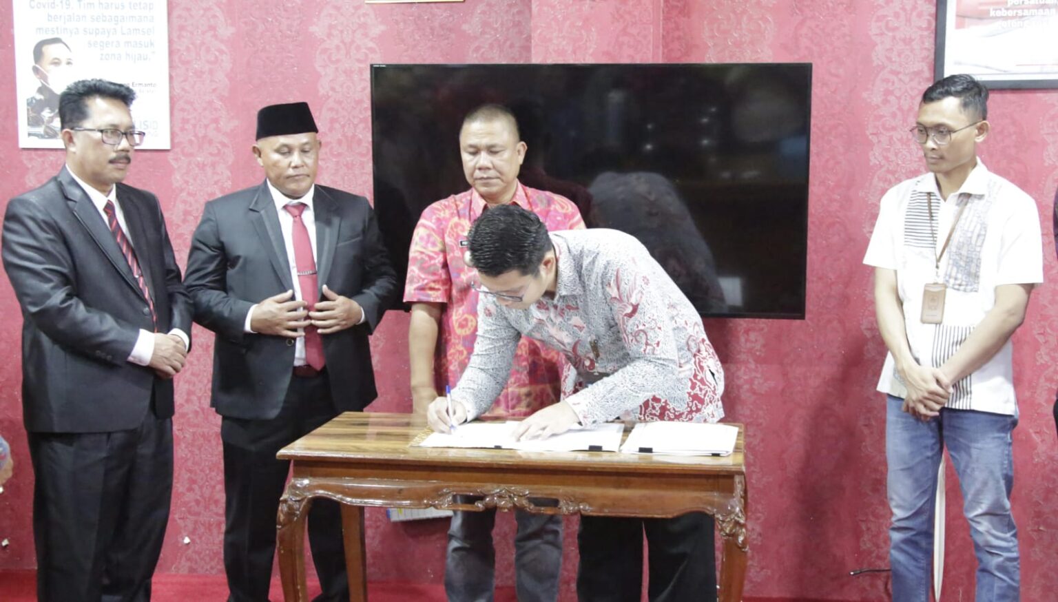 Pemkab Lampung Selatan Teken MoU Dan PKS Dengan PT PLN Persero Unit